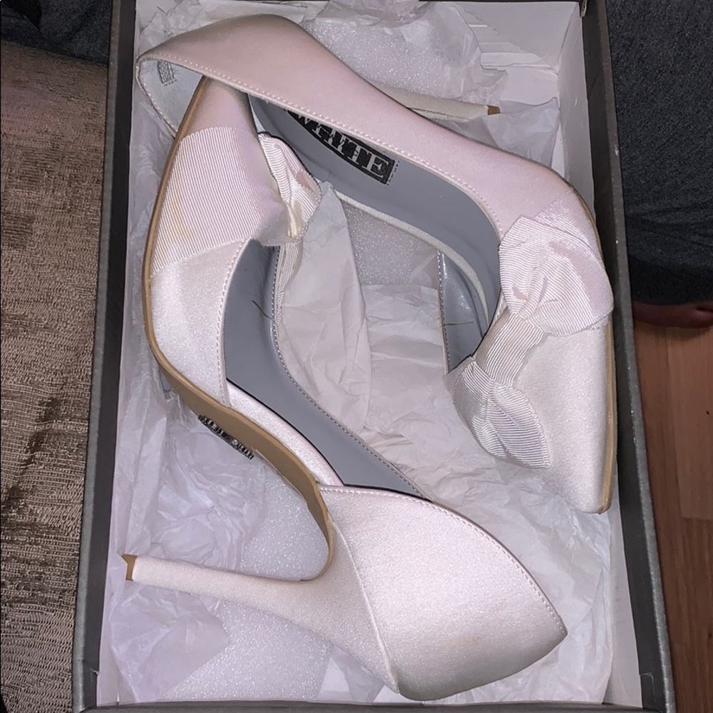 WHITE by Vera Wang